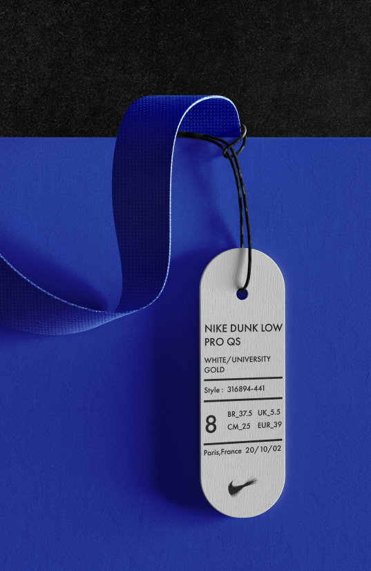 Free Hanging Label Tag Mockup